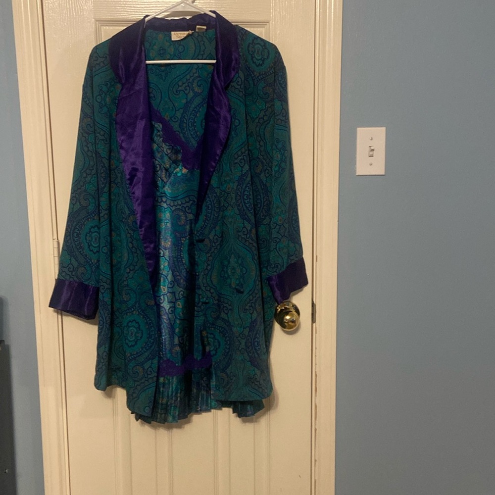 Vintage Victoria secret night gown set